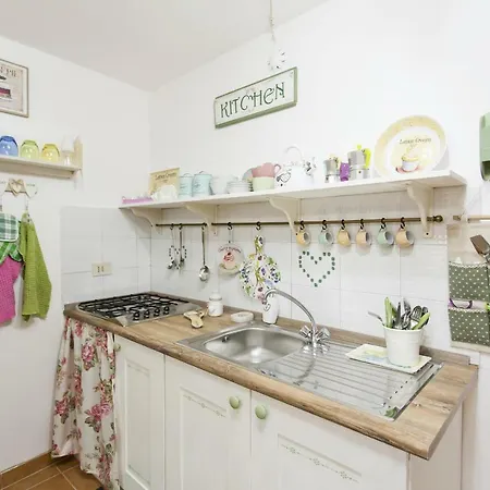Apartment Little House Inside Capo's Market Palermo